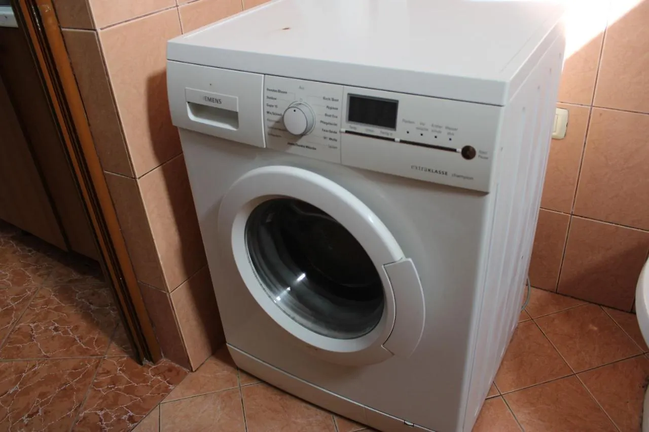 Deni Family Apartament Tirana 0*,  Albania
