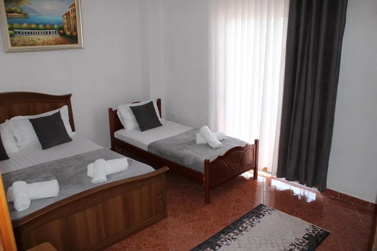 Deni Family Apartament Tirana Apartment