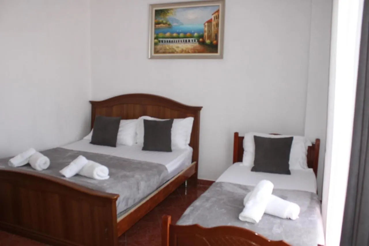 Deni Family Apartament Tirana Albania