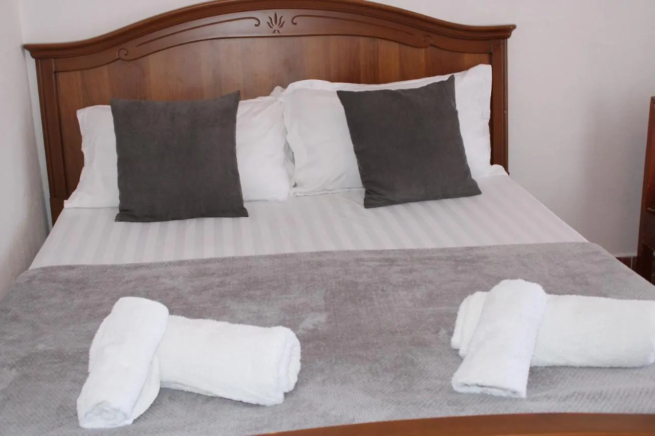 Deni Family Apartament Tirana